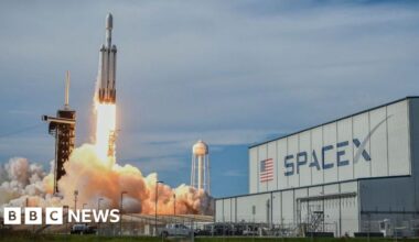 Musk's SpaceX to build $100bn launch facility in Louisiana - BBC
