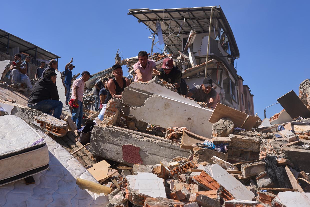 At least 47 dead after 7.4 magnitude earthquake hits Colombia - Stuff