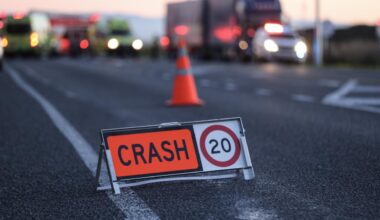Critical injuries after crash closes SH93 in Southland - Stuff