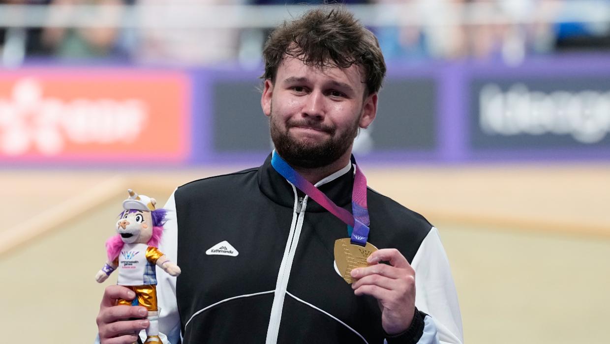 Devon Briggs pays tribute to late grandma after track cycling gold at Commonwealth Games - stuff.co.nz