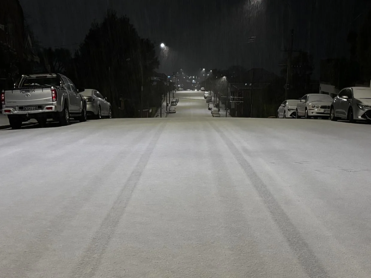 Live: Dunedin blanketed in snow as bitter blast sweeps the South Island - Stuff