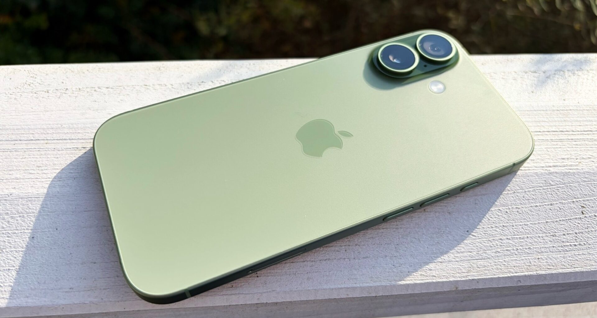 Apple iPhone 17 is tied with Samsung Galaxy S26 Ultra on DxOMark’s camera leaderboard