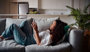 7 science-backed things to do on your phone that are better than just scrolling