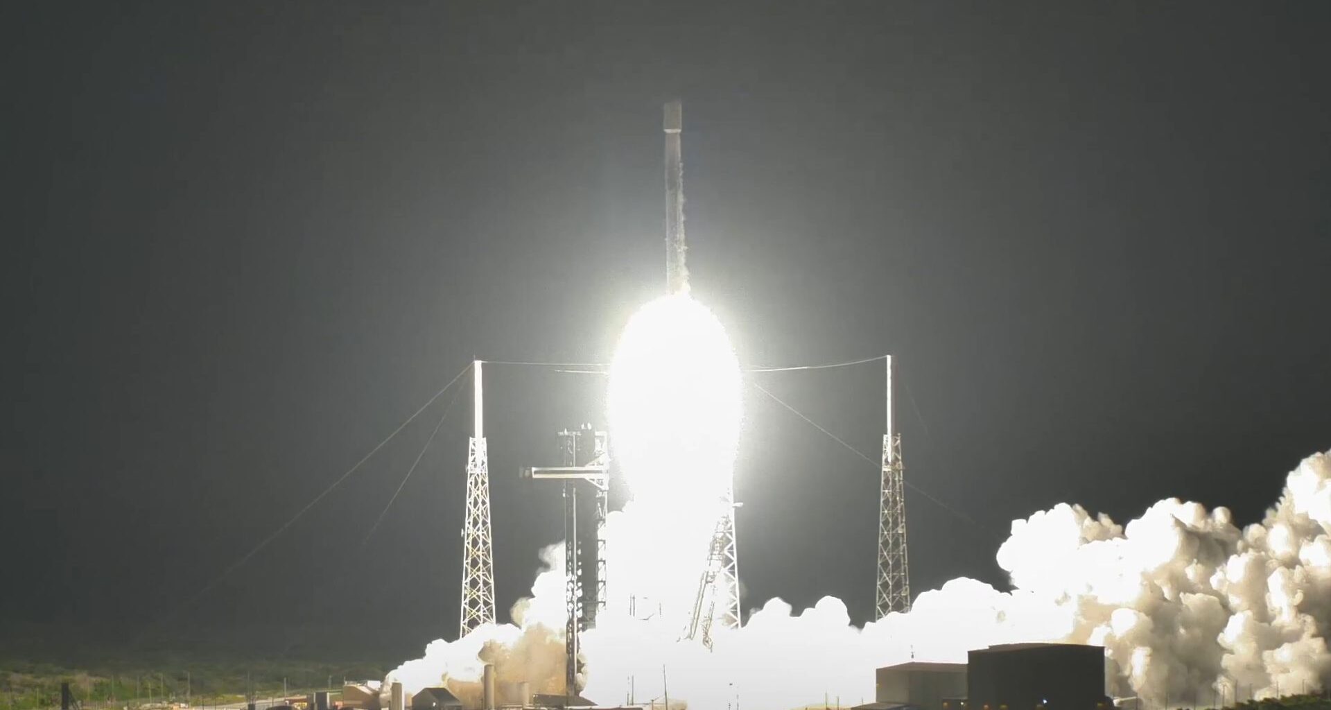 SpaceX launches 3 giant BlueBird direct-to-cell satellites on Falcon 9 rocket