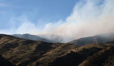 Hurunui wildfire: Helicopters and crews battle Canterbury blaze