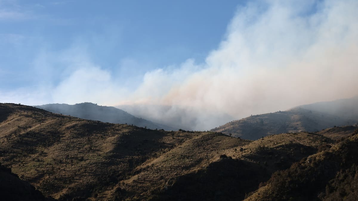 Hurunui wildfire: Helicopters and crews battle Canterbury blaze