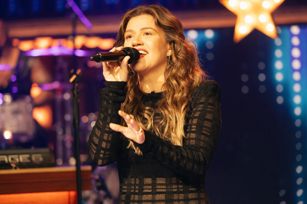 Kelly Clarkson’s last talk show episode showed why she broke the daytime curse