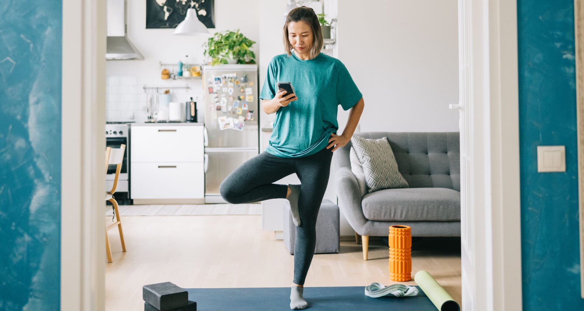 The easy two-minute habit that could improve your balance in your 40s and beyond, according to physical therapists
