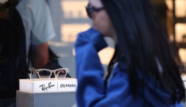 Is It Possible to Make Smart Glasses That Aren’t Creepy?