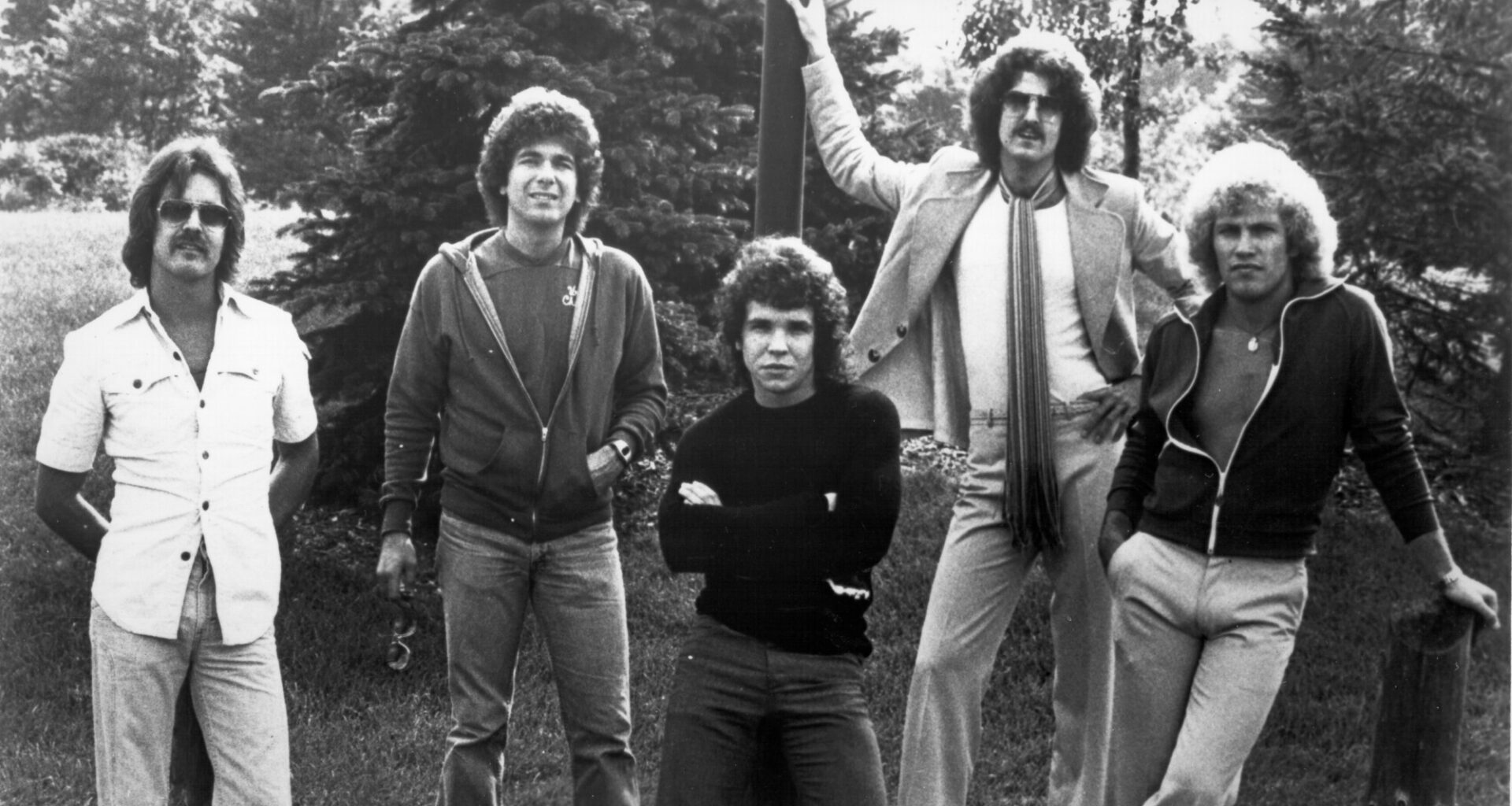 4 Songs From 1976 Every Kid Heard While Riding in the Family Car to School Each Morning
