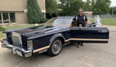 Longtime fan views Elvis’ former car