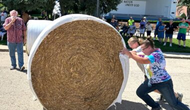 Mt. Morris StrawFest celebrates sculptures, straw bale race winners – Shaw Local
