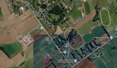 Four injured, one critical after multiple vehicles damaged in South Auckland