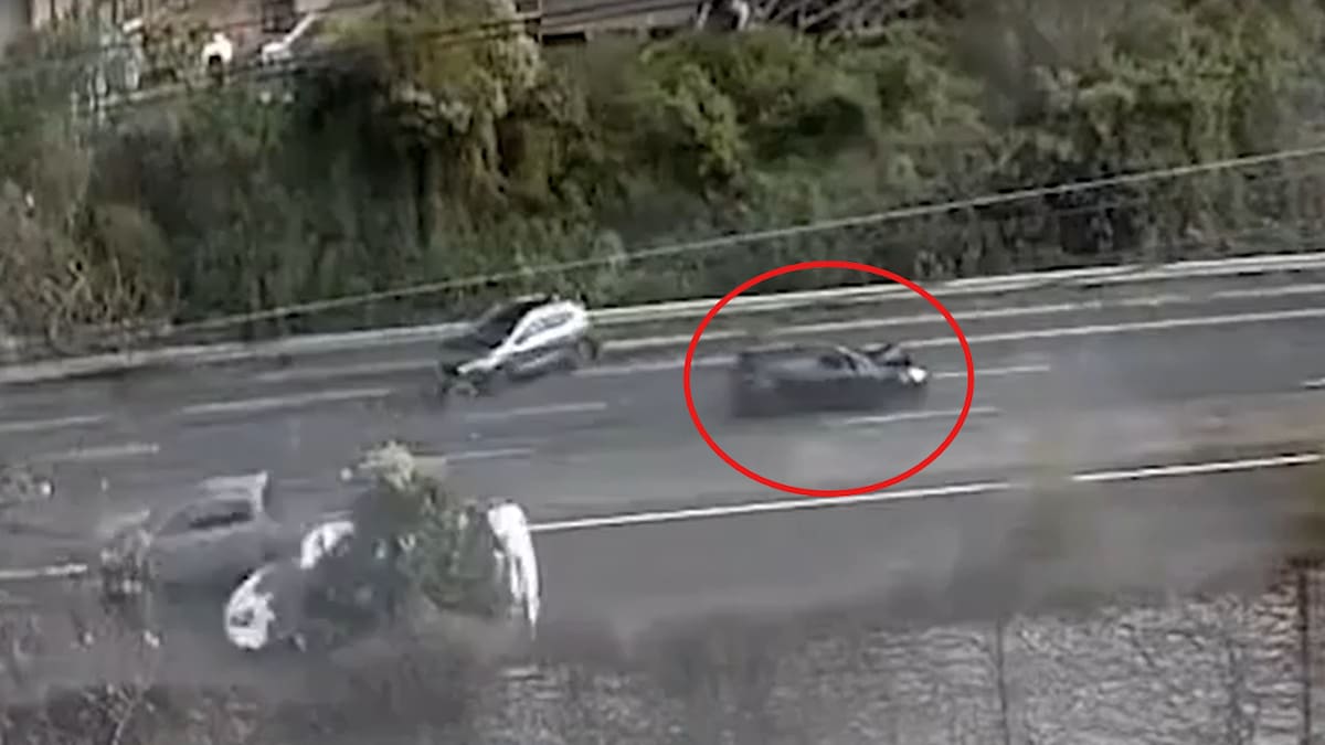 Driverless car travelled 300m after four-vehicle crash on Auckland’s Southern Motorway, witness says