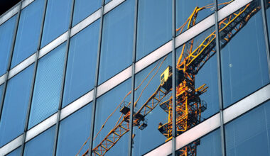 How programme pressure shapes data centre construction