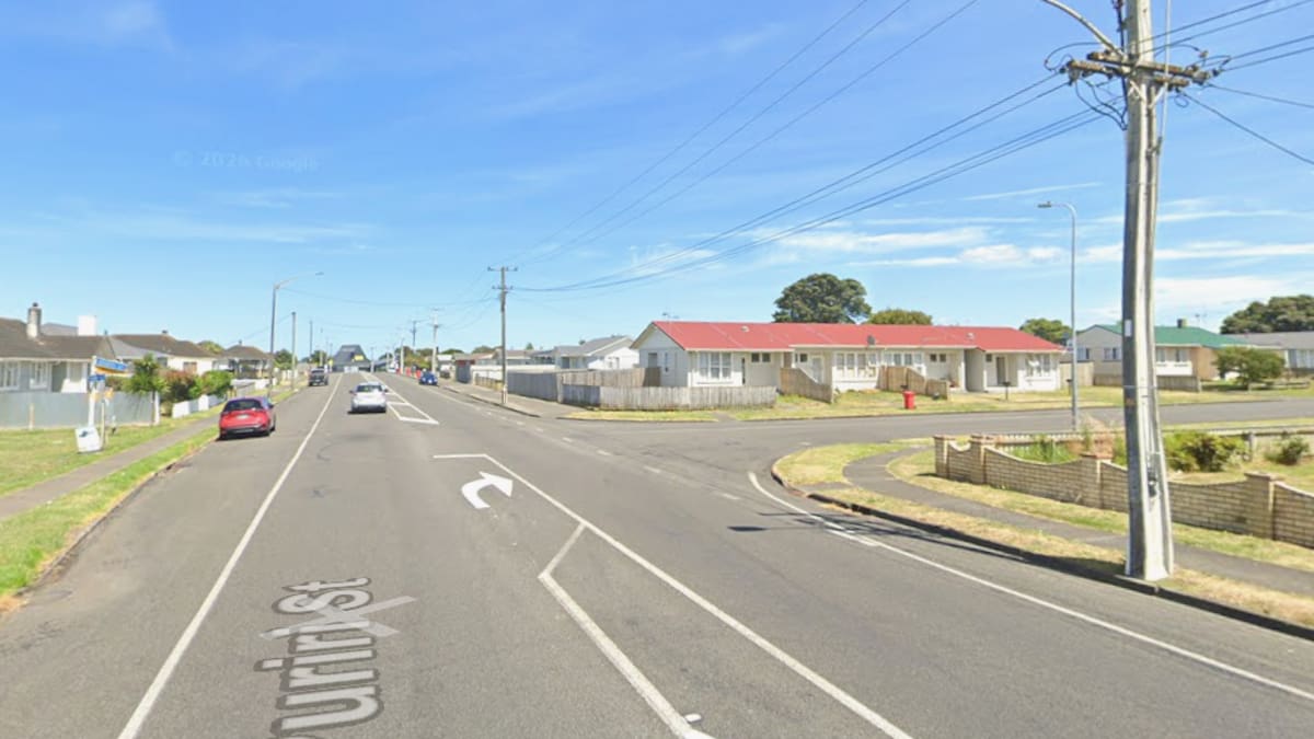 Pedestrian dies after being hit by car in Whanganui