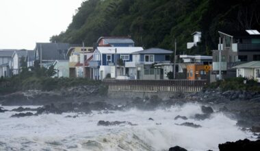 Weather: Thousands without power across Wellington and the South Island