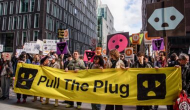 The growing backlash against hyperscale AI data centres – The Front Page