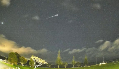 North Island fireball: Bright green meteor streaks across sky