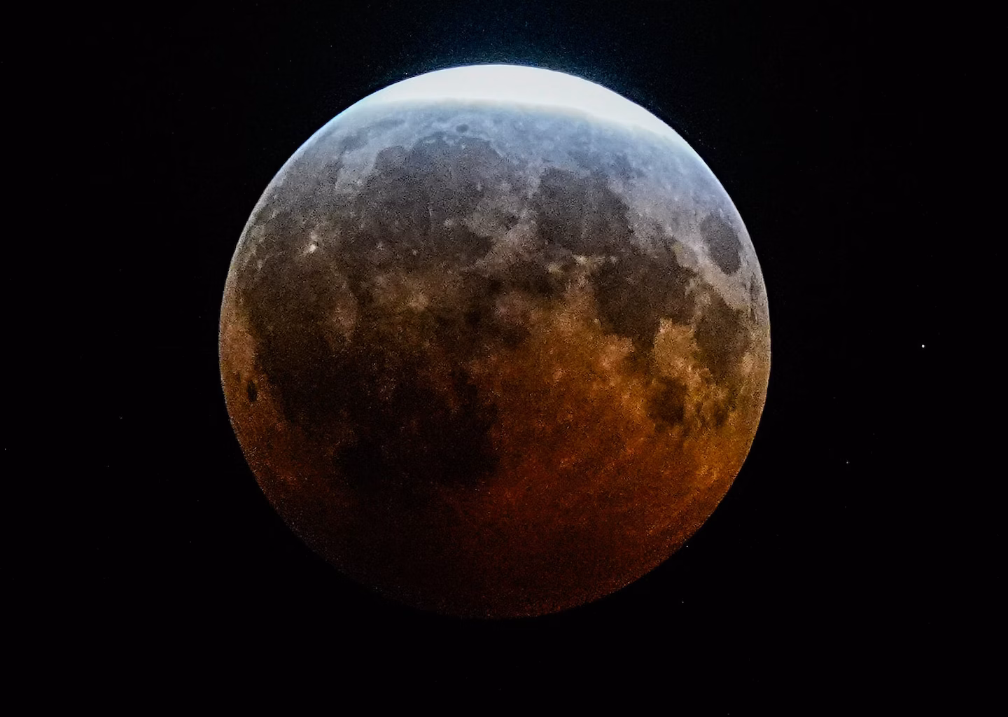 See photos of last night’s stunning partial lunar eclipse - The Washington Post