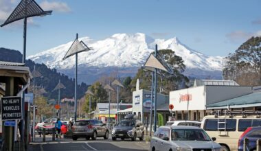 Ohakune water crisis: Mum hauls creek water to flush toilet as taps run dry for days