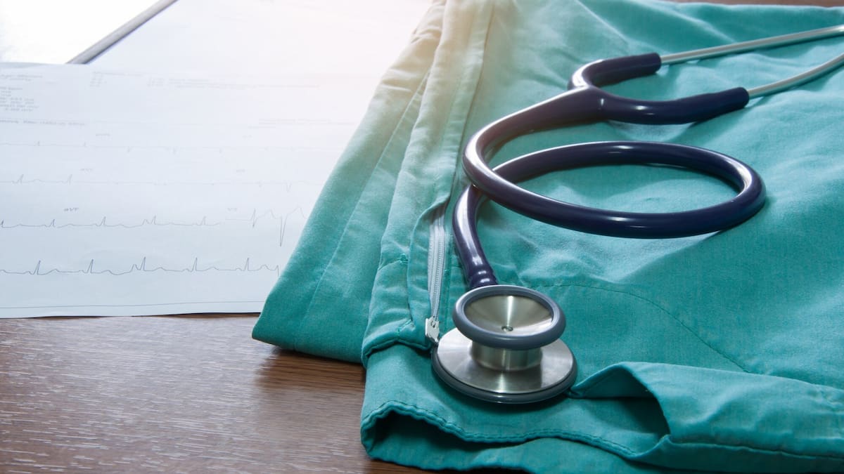 Nursing graduate applies for more than 100 jobs without success