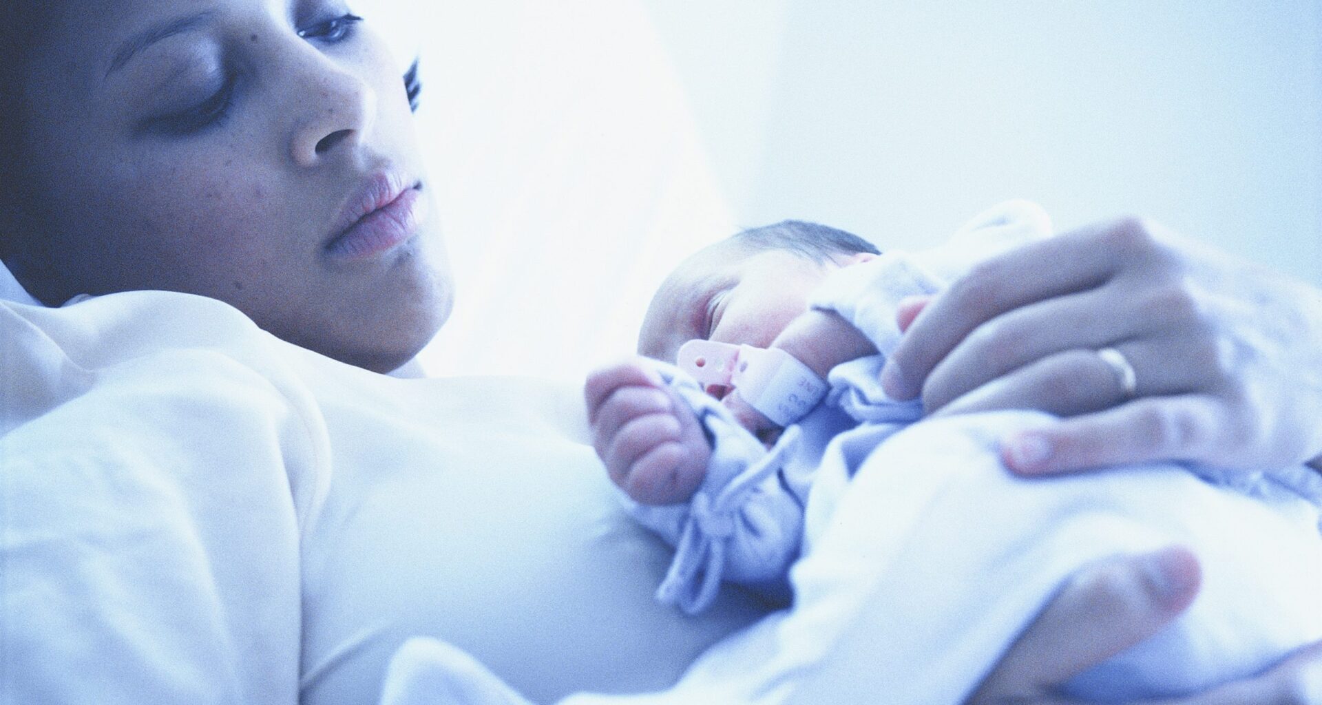 Kiwi mothers' mental health crisis costing NZ $2 billion a year