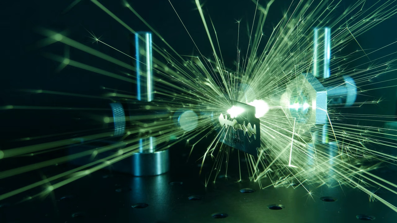Yellow YAG Produces Powerful Pulses In Les’ Leftover Laser
