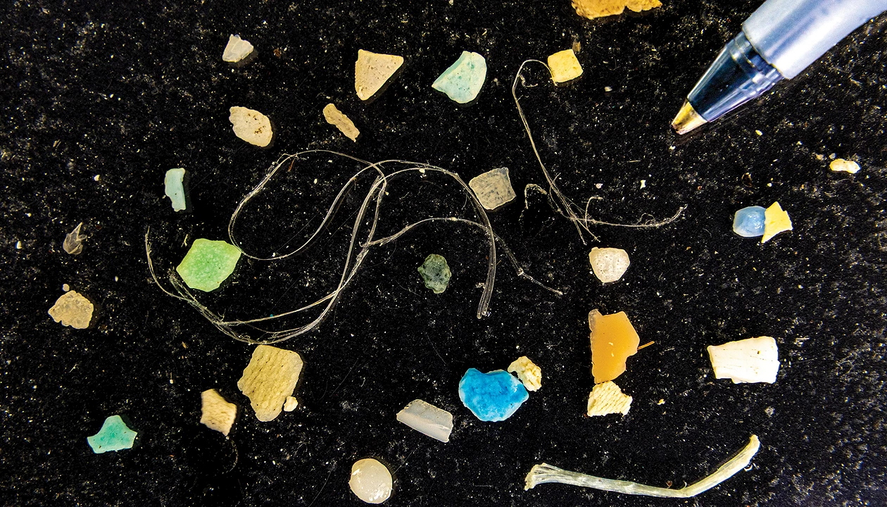 Fluffy meshes clean up microplastics big and small
