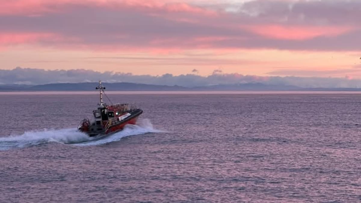Coastguard rescues solo skipper 10km off Motunau, Canterbury