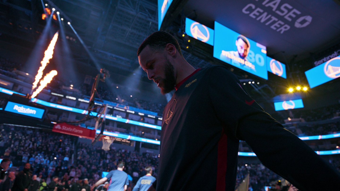 Stephen Curry Documentary on Reaching 4000 3-Pointers Imax Run