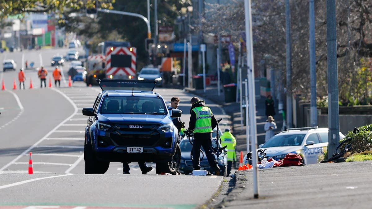 Epsom incident: Five people injured, one person arrested, section of Manukau Rd closed during morning rush hour
