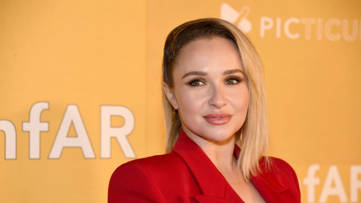 Hayden Panettiere said Neutrogena tried to fire her over postpartum depression