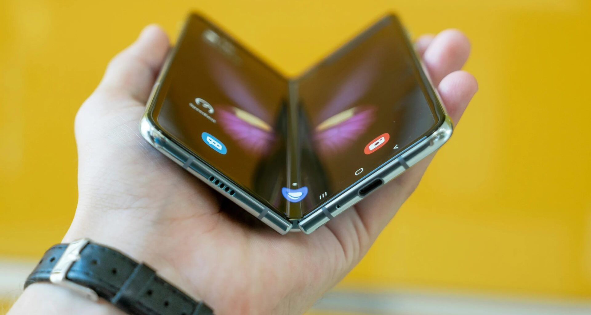 Samsung's "Crease-Free" Galaxy Z Fold 8 Has a Seven-Day Problem