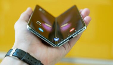 Samsung's "Crease-Free" Galaxy Z Fold 8 Has a Seven-Day Problem