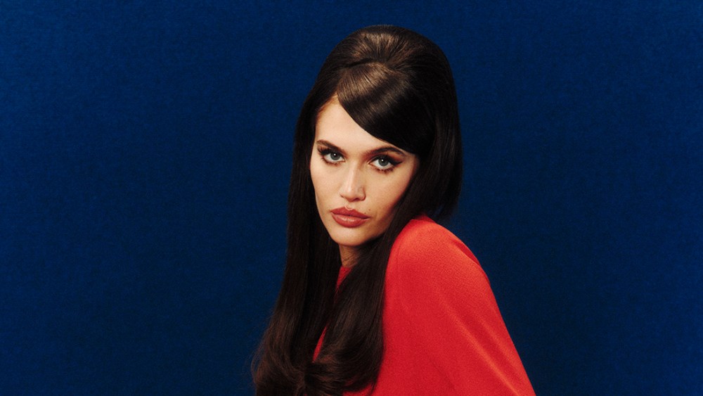 Sienna Spiro on Her New Album and Adoring Frank Sinatra and Twiggy