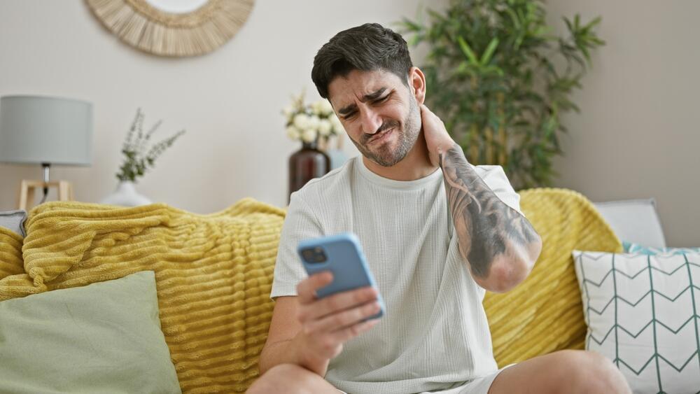 Experts stress: The problem is not the screens themselves, but the way we use them (Photo: Shutterstock) טלפון