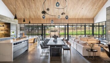 A Storage Barn in California Is Transformed Into a Lakeside Retreat