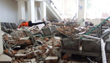 Thousands await aid after deadly Indonesian quake