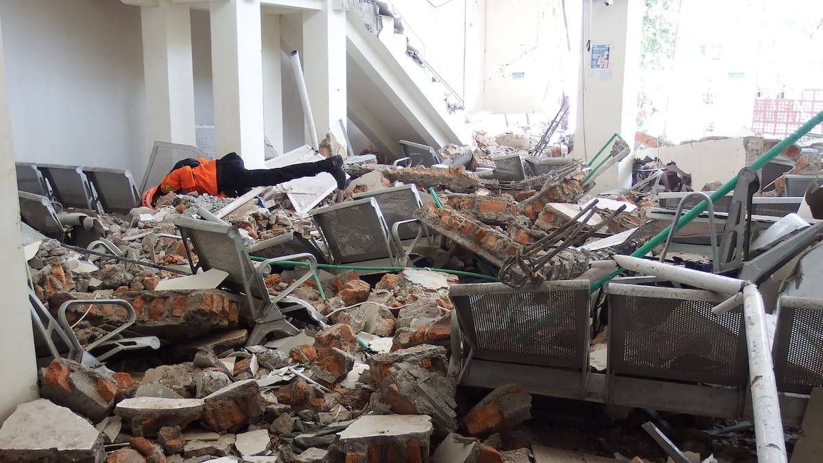 Thousands await aid after deadly Indonesian quake