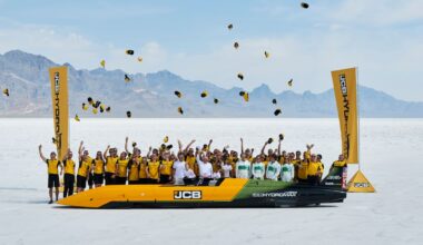 JCB Hydromax reaches 650km/h-plus in hydrogen speed record bid on Bonneville Salt Flats