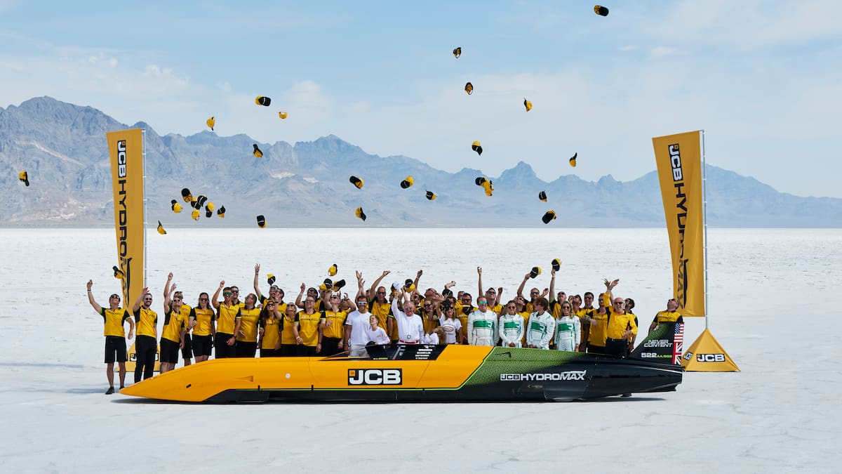JCB Hydromax reaches 650km/h-plus in hydrogen speed record bid on Bonneville Salt Flats