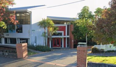 Remuera Intermediate School asks parents to keep children home as teachers fall sick