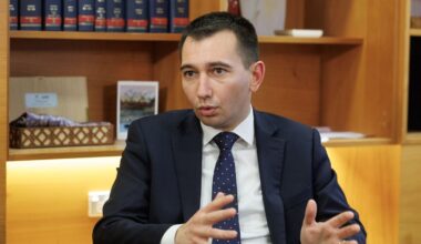 Energy Minister Simeon Brown puts heat on electricity companies to cut power costs in line with big falls in forward prices