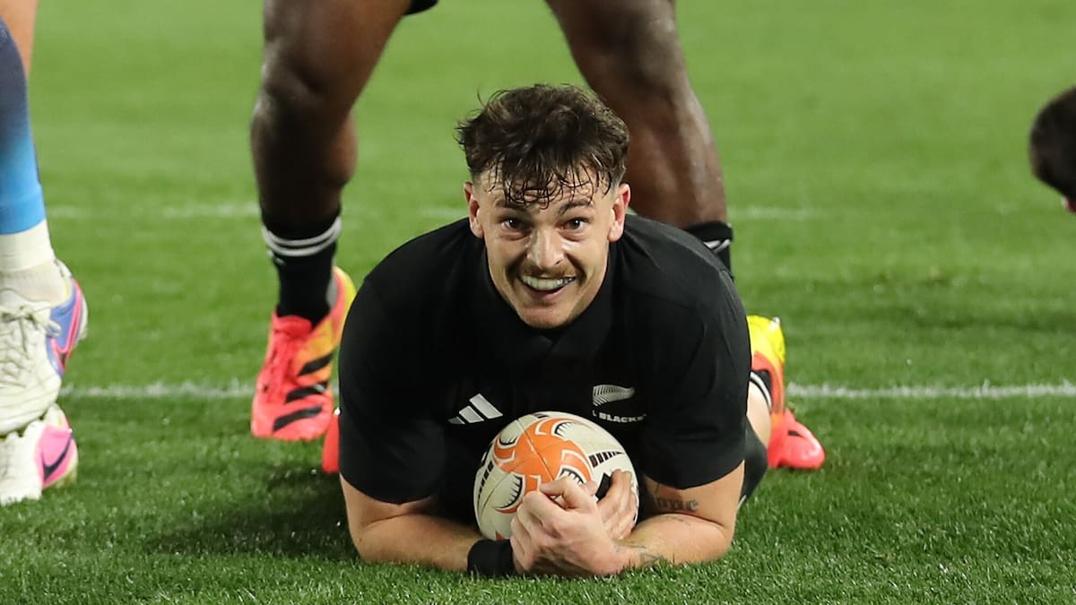 All Blacks overpower Bulls in Pretoria with eight-try performance