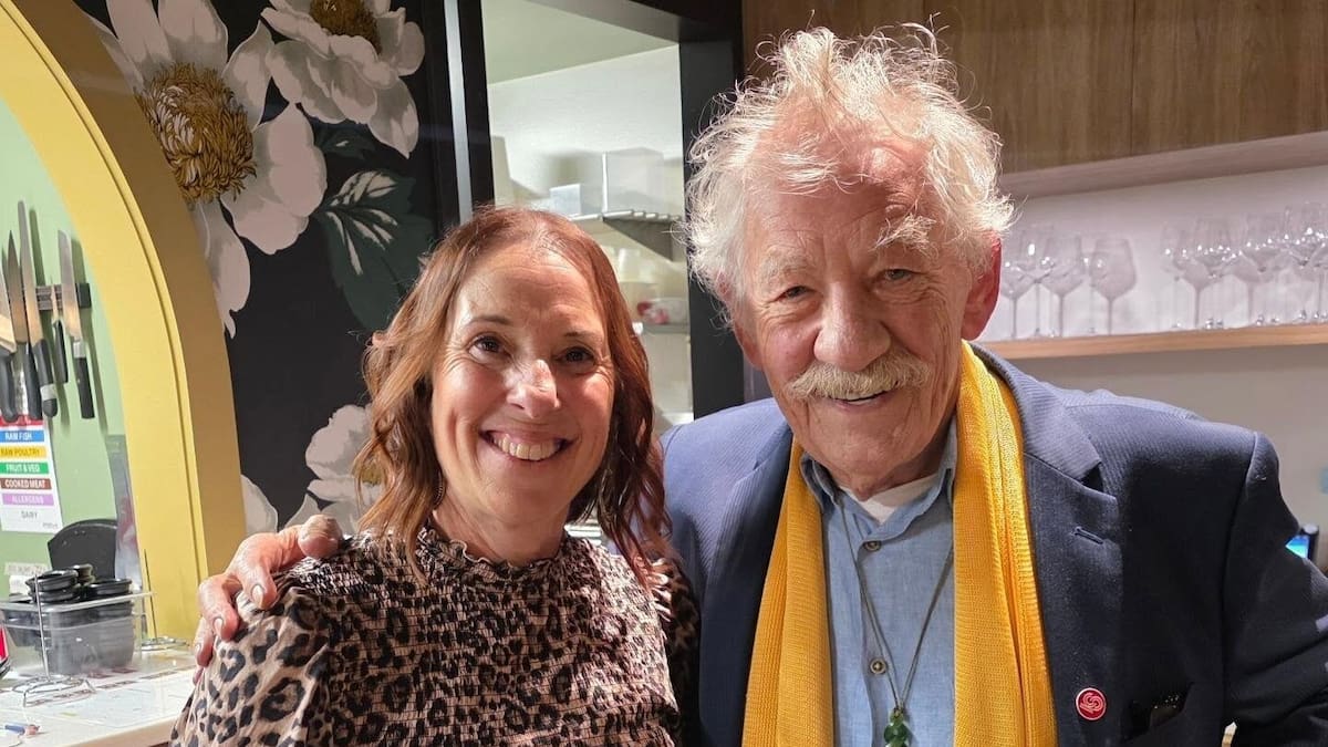 Lord of the Rings star Sir Ian McKellen surprises Christchurch diners