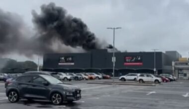 Firefighters extinguish blaze at Botany Town Centre in East Auckland