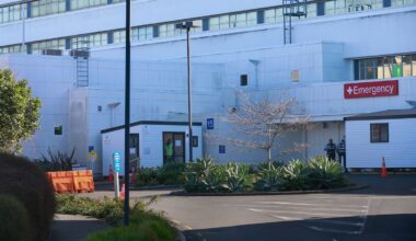 Patients left waiting in soiled beds at North Shore Hospital emergency department