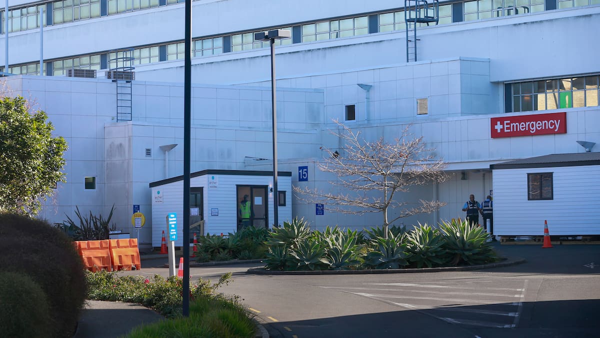 Patients left waiting in soiled beds at North Shore Hospital emergency department