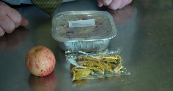 Greens pledge to restore, expand original school lunch scheme